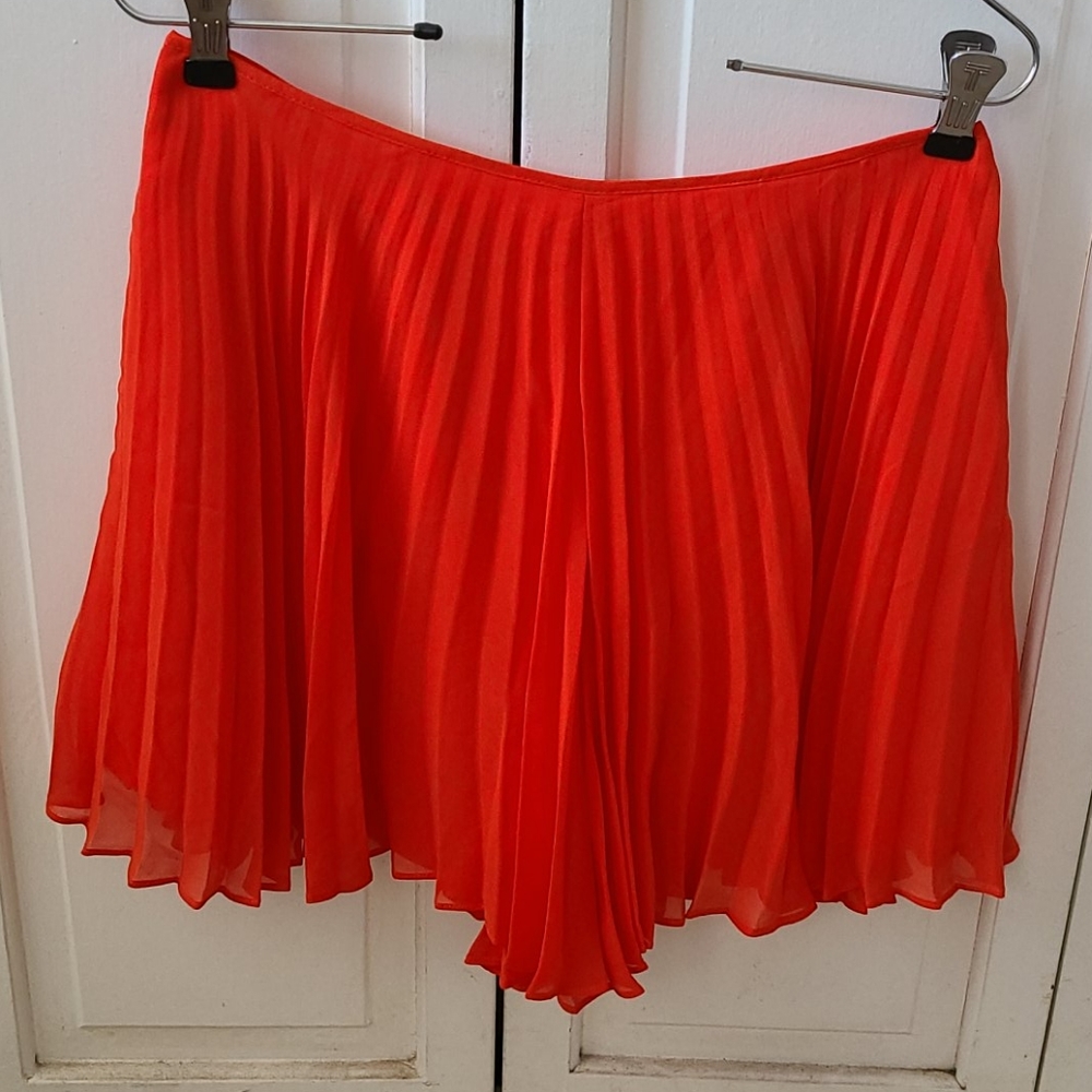 Skirt/short  new w/o tag